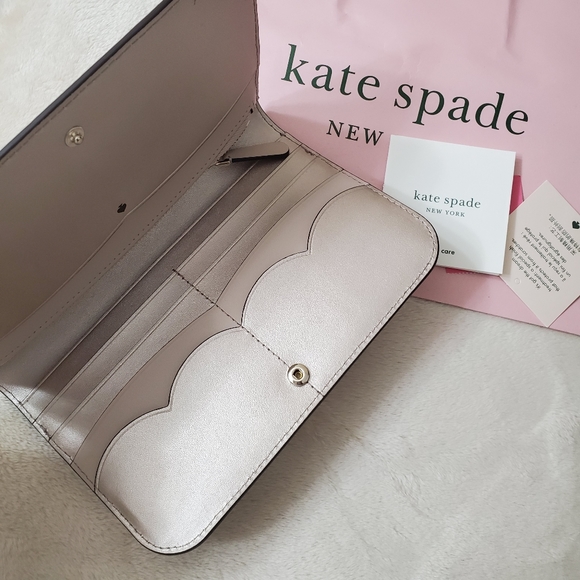🔥🔥SALE🔥🔥Kate spade bifold wallet - Picture 5 of 16